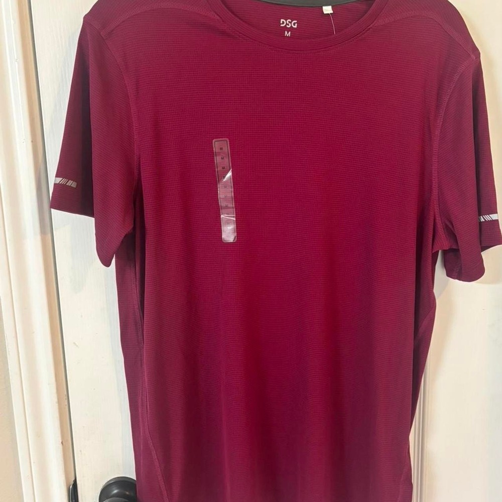 NWT DSG burgundy running shirt men's medium Athleisure workout clothes